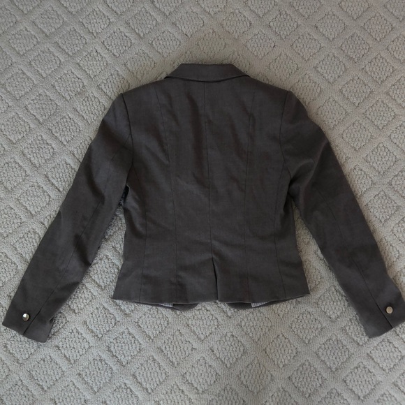 H&M beige blazer, size 6 - Picture 5 of 5